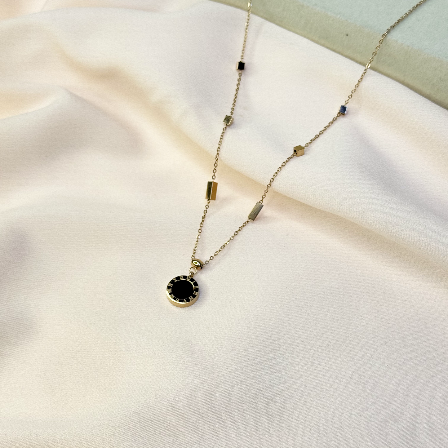 Stainless Steel Locket Top Quality Made in Italy One Side Black And One Side White