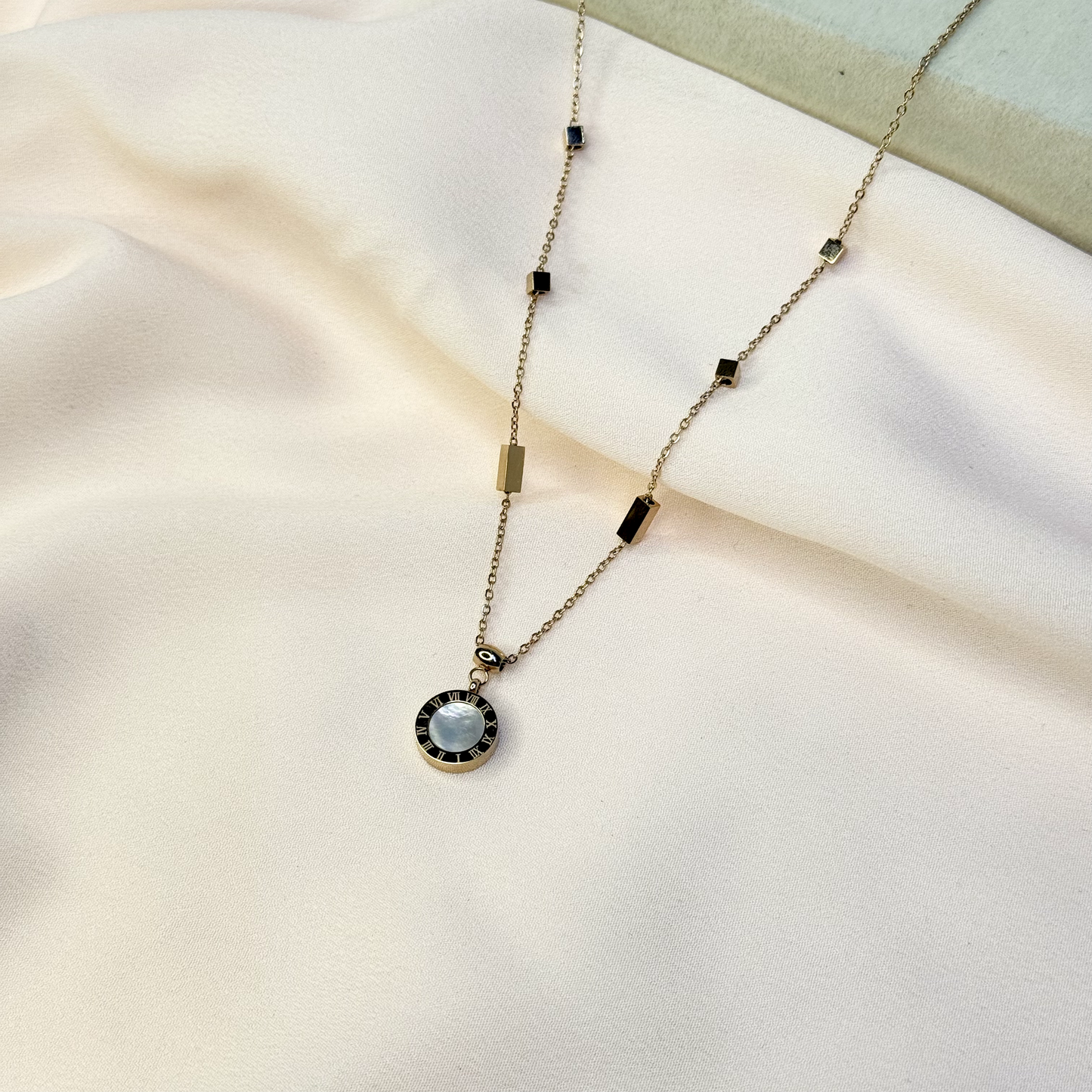 Stainless Steel Locket Top Quality Made in Italy One Side Black And One Side White