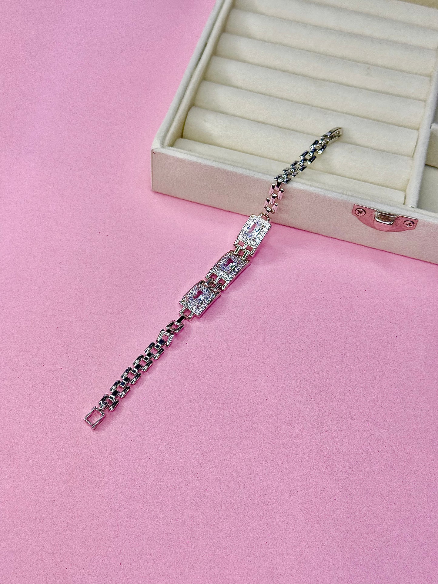 Elegant Unique Design American Zarkoon Bracelet for Girls/Women