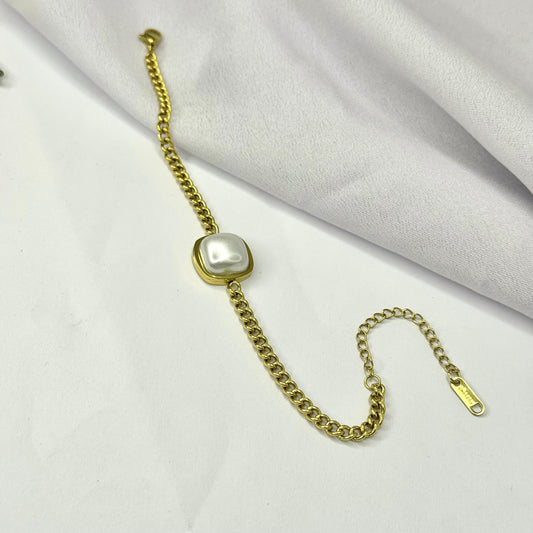 Dazzle Bloom Gold Plated Bracelet