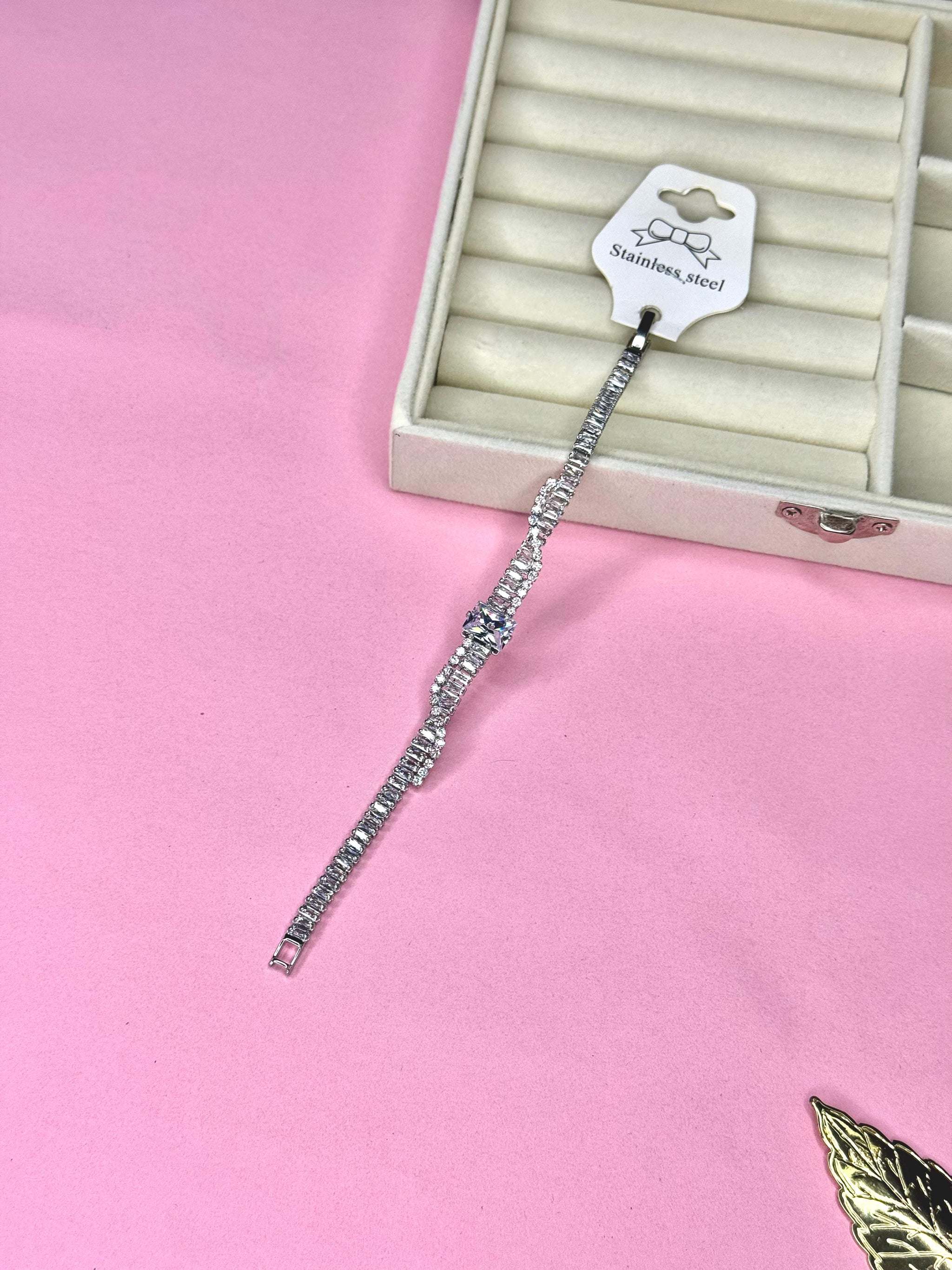 Luxury Unique Design American Zarkoon Crystal Stones Bracelet for Girls/Women