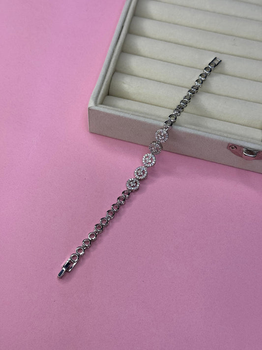 Glamorous Unique Design Crystal Stones Bracelet for Girls/Women
